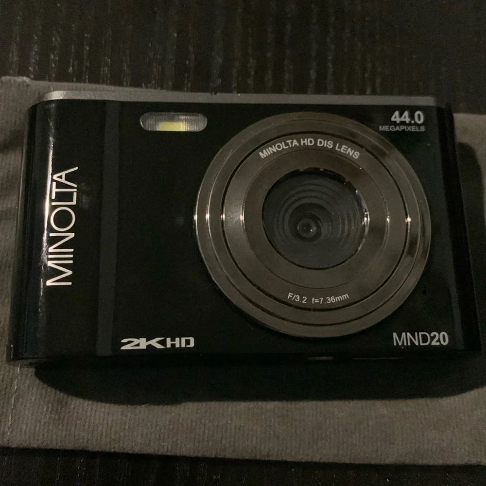 Minolta - MND20 44.0 Megapixel Digital Camera - Black